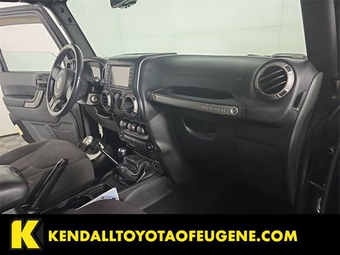 Used 2015 Jeep Wrangler Sport image 21