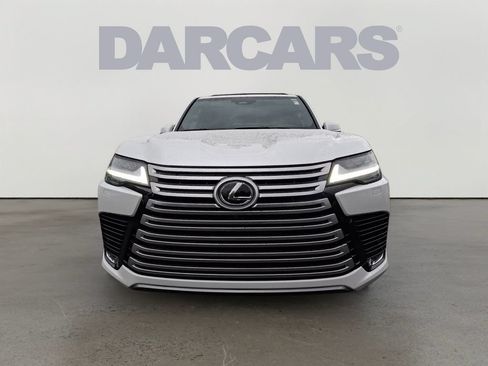 Used 2025 Lexus LX 600 4WD w/ Luxury Package image 2