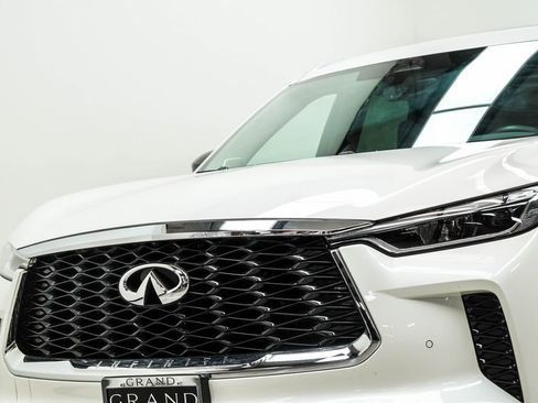 Used 2025 INFINITI QX60 Luxe AWD/4WD image 2
