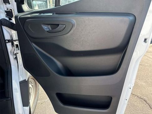 Used 2025 Mercedes-Benz Sprinter 2500 image 15