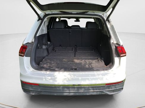 Used 2022 Volkswagen Tiguan SE FWD image 11