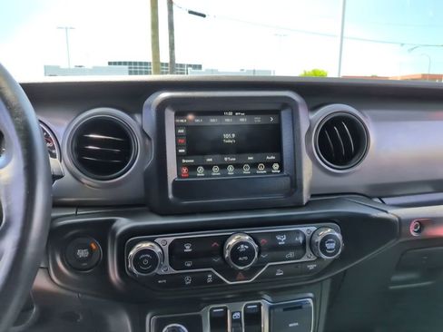 Used 2022 Jeep Wrangler Unlimited Sport AWD/4WD image 22
