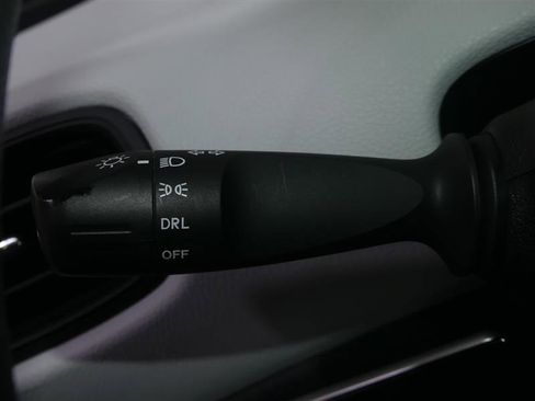 Used 2022 Toyota Prius LE image 34