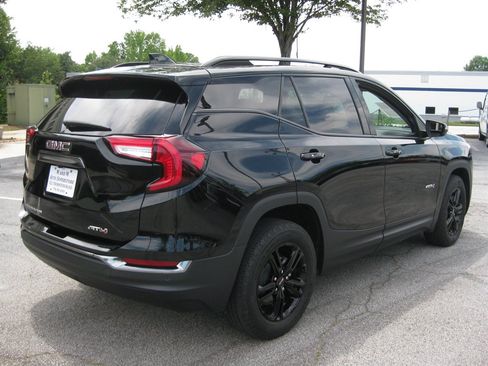 Used 2022 GMC Terrain AT4 AWD/4WD image 7
