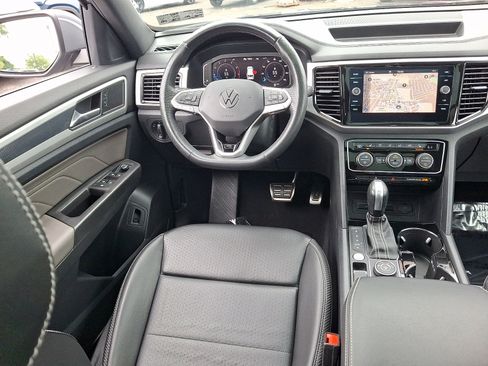 Used 2022 Volkswagen Atlas Cross Sport SEL R-Line w/ Cross Sport MDO Package AWD/4WD image 10