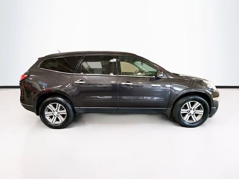 Used 2017 Chevrolet Traverse LT image 5