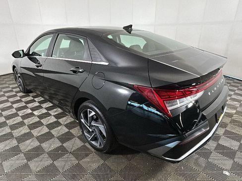 Certified 2024 Hyundai Elantra SEL w/ Convenience Package FWD image 5