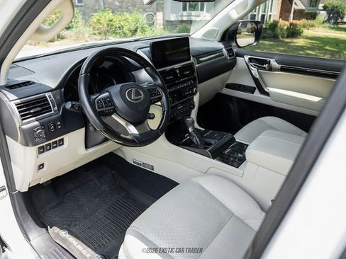 Used 2023 Lexus GX 460 Luxury w/ Sport Design Package AWD/4WD image 39