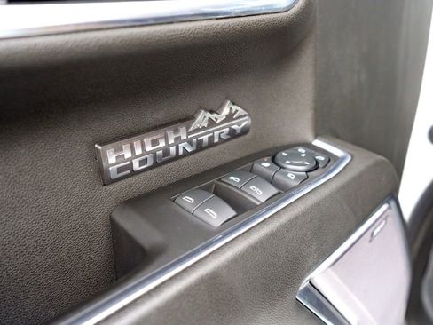 Used 2023 Chevrolet Silverado 1500 High Country w/ High Country Premium Package AWD/4WD image 21