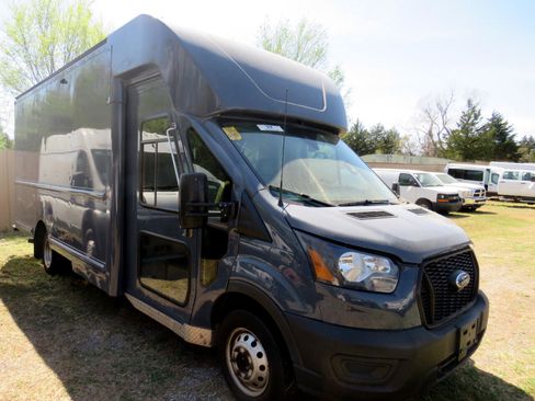 Used 2021 Ford Transit 350 DRW image 3