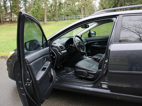 Used 2014 Subaru Crosstrek 2.0i Limited w/ Popular Package #2 image 16