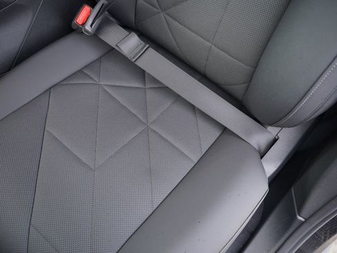 New 2026 BMW iX xDrive60 image 8