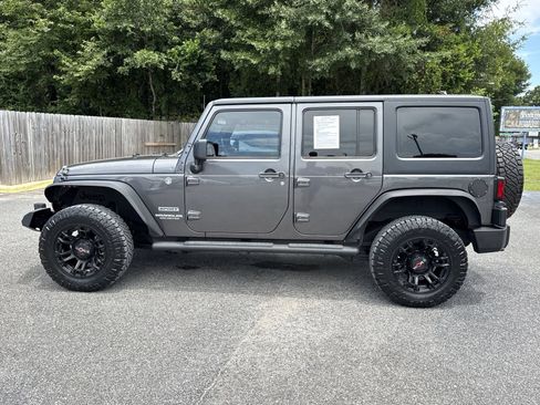 Used 2014 Jeep Wrangler Unlimited Sport w/ Quick Order Package 24S AWD/4WD image 2