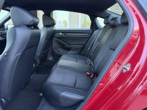 Used 2018 Honda Accord Sport image 12