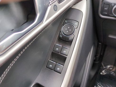 Used 2022 Ford Explorer Limited w/ Equipment Group 301A AWD/4WD image 19