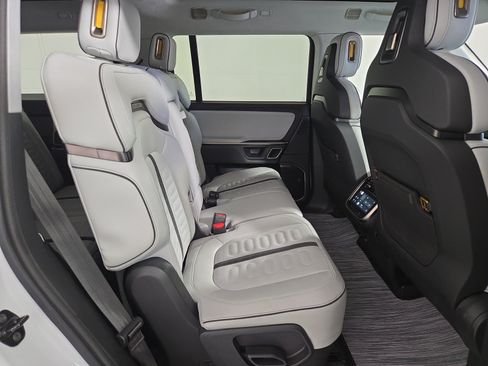 Used 2024 Rivian R1S Adventure AWD/4WD image 23