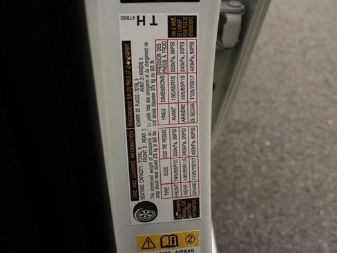 Used 2019 Toyota Prius LE w/ Carpet Mat Package FWD image 34
