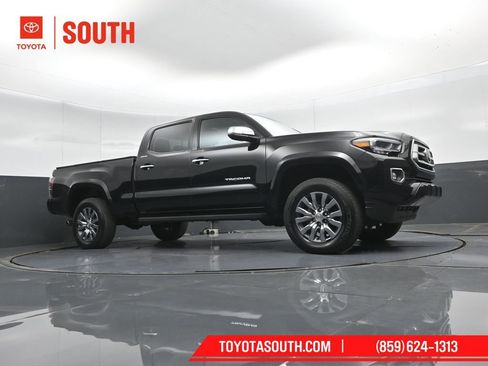 Used 2023 Toyota Tacoma Limited image 40