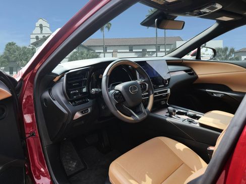 Used 2025 Lexus RX 350 Premium w/ Convenience Package image 18