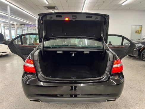 Used 2013 Mercedes-Benz E 350 4MATIC Sedan image 33
