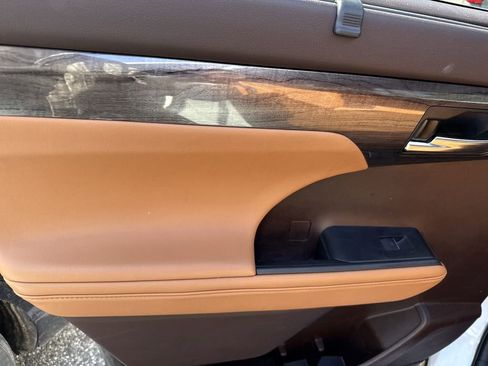 Used 2022 Toyota Highlander Platinum image 10