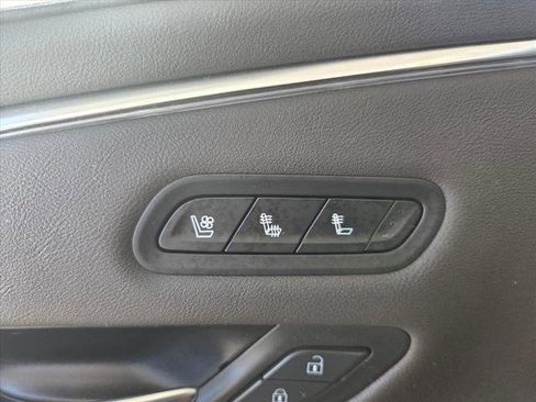 Certified 2023 Cadillac Escalade Premium Luxury image 19