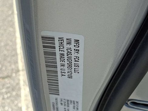 Used 2024 Jeep Grand Wagoneer Series III w/ Rear Seat Video Group 1 AWD/4WD image 25