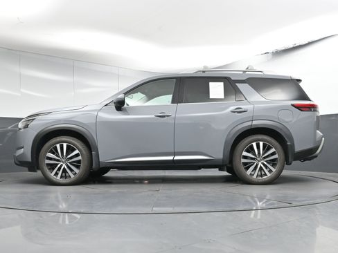 Certified 2023 Nissan Pathfinder Platinum w/ Cargo Package image 34