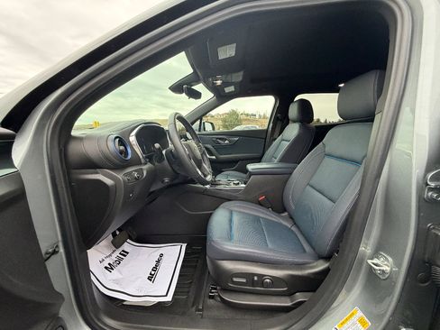 Used 2025 Chevrolet Blazer RS w/ Driver Confidence II Package image 2