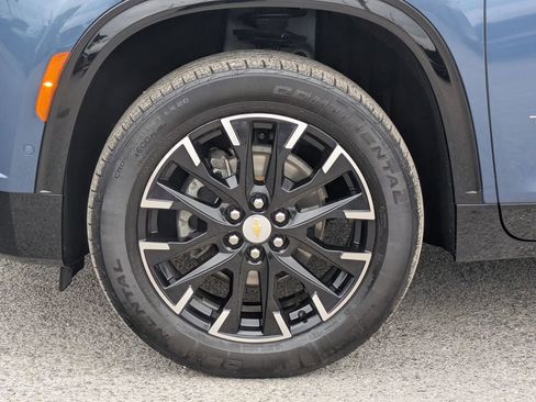 Used 2024 Chevrolet Traverse RS FWD image 11