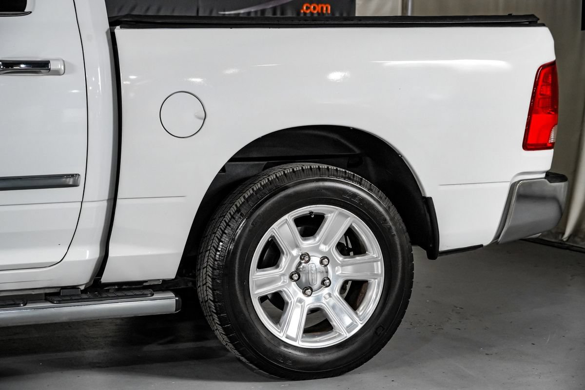 Used 2017 RAM 1500 SLT RWD image 13