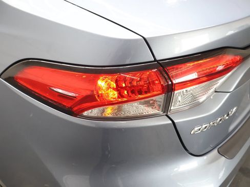 Used 2022 Toyota Corolla LE FWD image 29