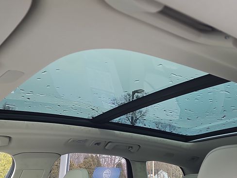 Used 2025 Volvo XC60 T8 Plus w/ Protection Package Premier image 8