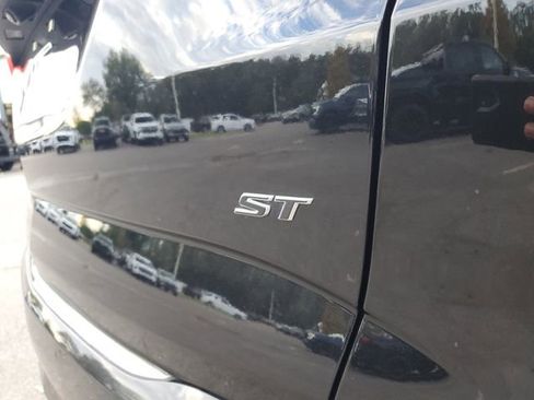 Used 2023 Buick Enclave Essence w/ Experience Buick Package image 8