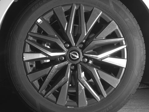 Used 2025 Nissan Altima 2.5 SV image 12