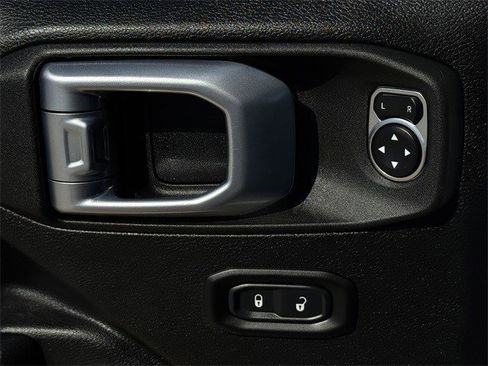 Used 2022 Jeep Gladiator Rubicon w/ Trailer Tow Package image 23