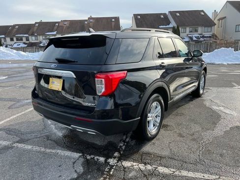 Certified 2022 Ford Explorer XLT w/ Equipment Group 202A image 11