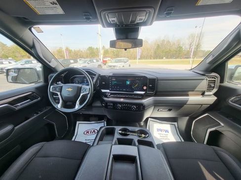 Used 2025 Chevrolet Silverado 1500 LT image 14