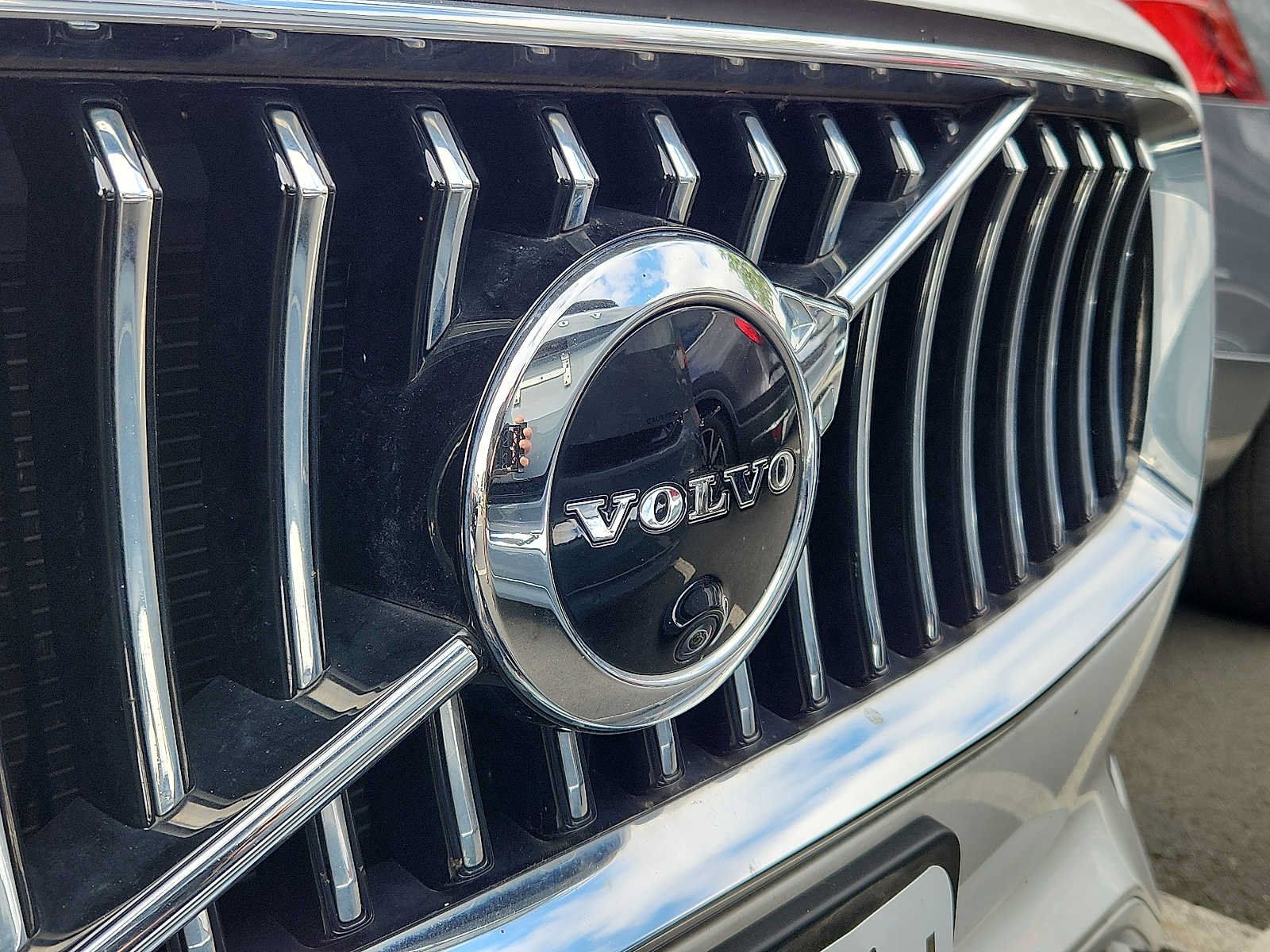 Used 2020 Volvo XC90 T6 Momentum AWD/4WD image 4