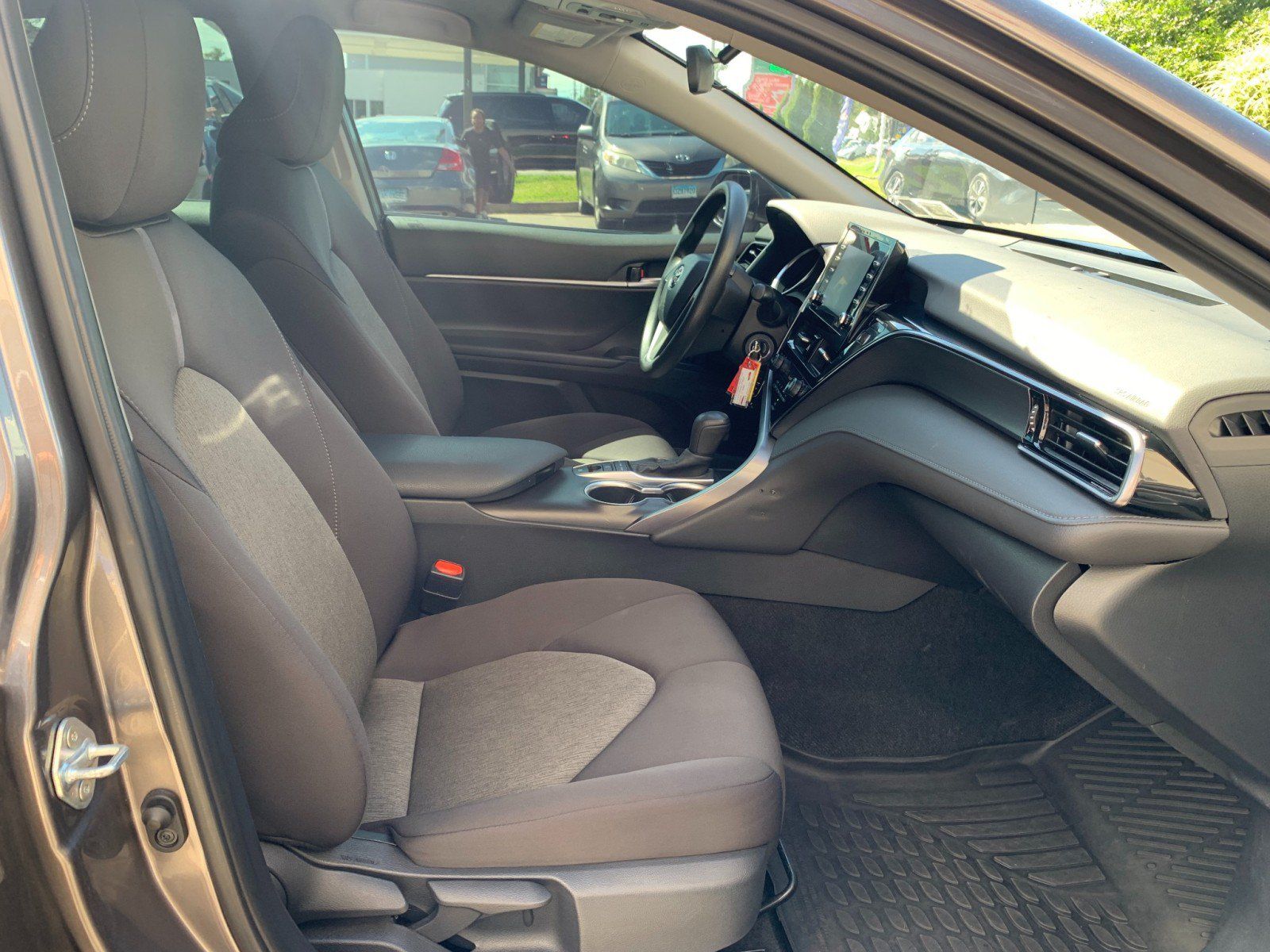 Used 2023 Toyota Camry LE AWD/4WD image 32