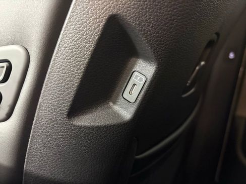 New 2026 Kia Carnival EX FWD image 36