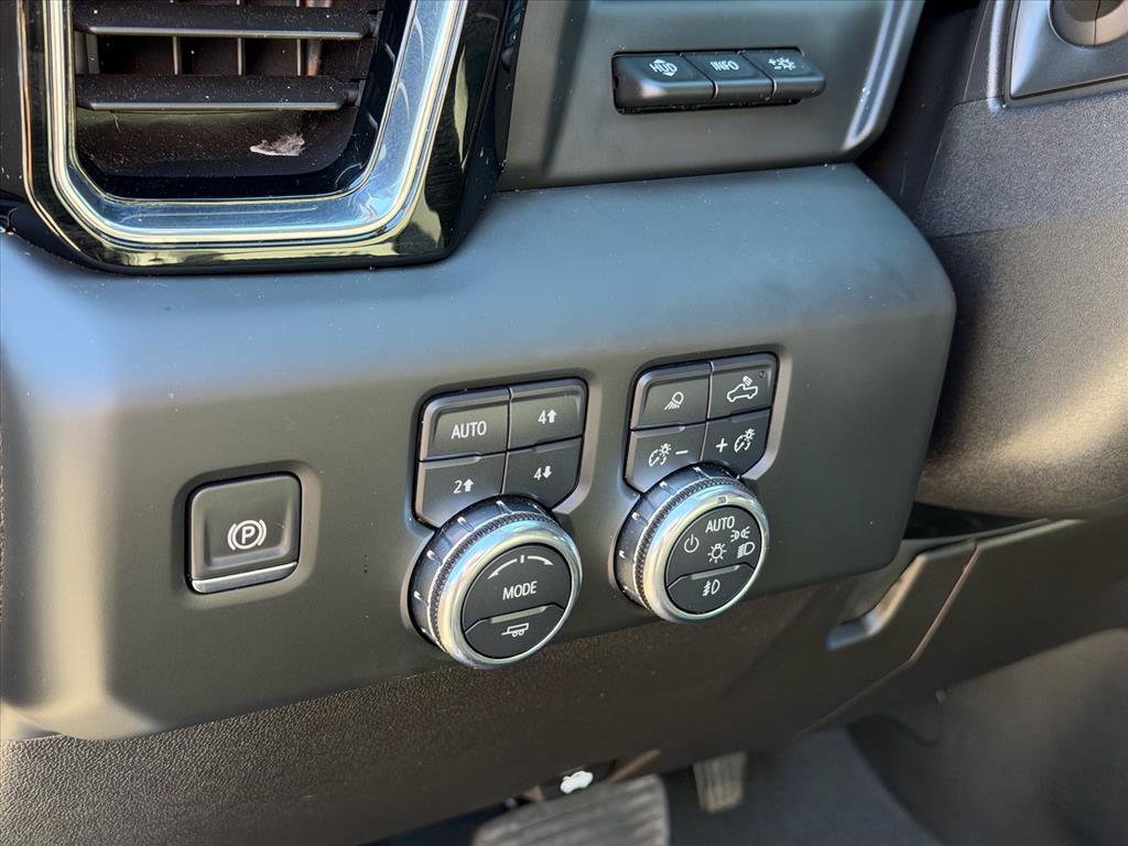 Used 2024 GMC Sierra 2500 Denali w/ Denali Reserve Package AWD/4WD image 13