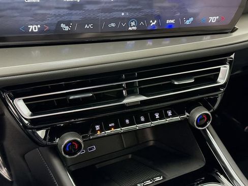 New 2026 Chevrolet Traverse LT w/ Midnight/Sport Edition FWD image 17