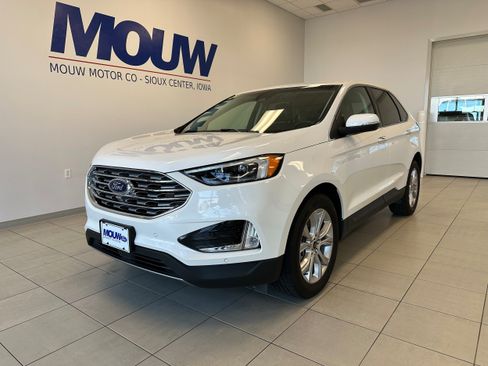 Used 2024 Ford Edge Titanium w/ Equipment Group 301A AWD/4WD image 2