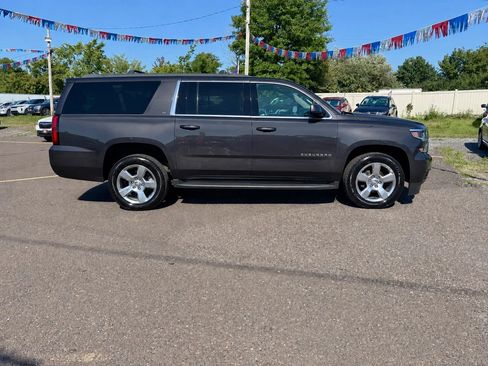 Used 2016 Chevrolet Suburban LT w/ Luxury Package AWD/4WD image 6