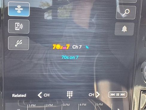 Used 2023 RAM 1500 Laramie AWD/4WD image 18