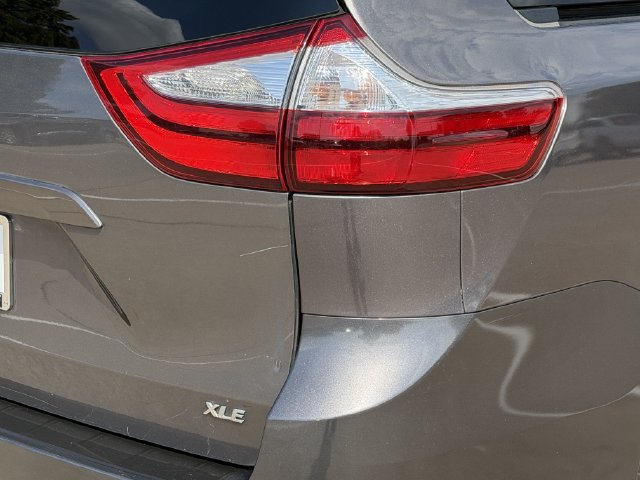 Used 2016 Toyota Sienna XLE FWD image 7