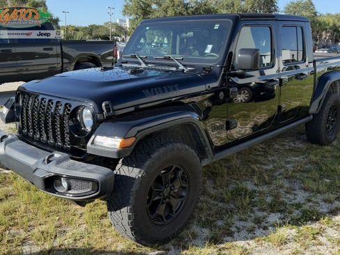 Used 2023 Jeep Gladiator Sport AWD/4WD image 1