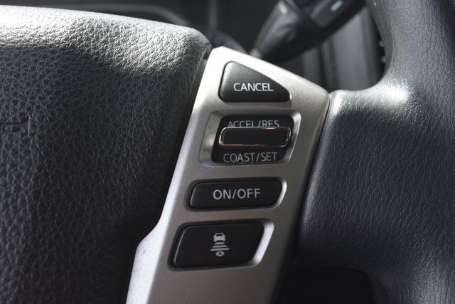 Used 2023 Nissan Titan SV RWD image 18