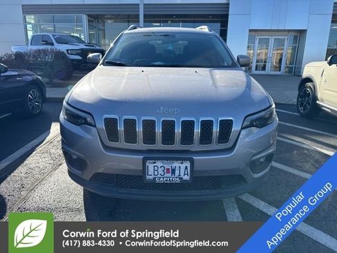 Used 2019 Jeep Cherokee Latitude w/ Cold Weather Group image 2